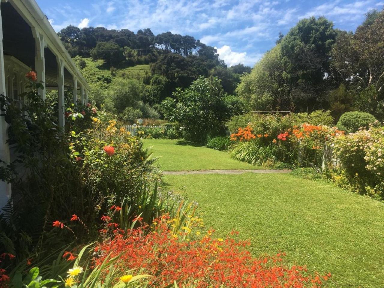 Halfmoon Cottage Akaroa Exterior photo